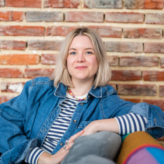 Portrait de Alexia, designer graphique à Nantes – Shooting personal branding Studio Poline
