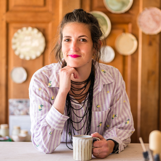 Portrait de Eugénie, céramiste à Nantes – Shooting personal branding Studio Poline