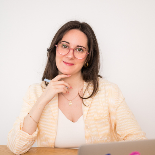 Portrait de Julie, designer graphique à Nantes – Shooting personal branding Studio Poline