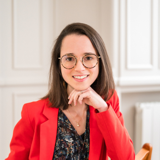 Portrait de Lola, consultante en communication à Nantes – Shooting personal branding Studio Poline
